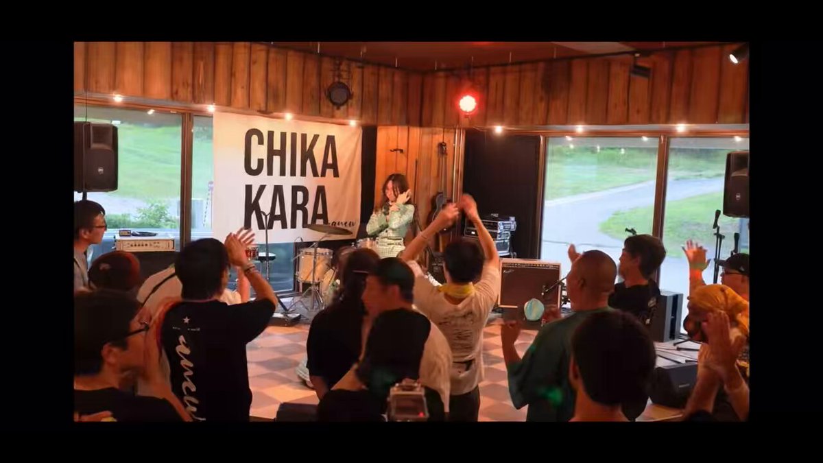 \"乃木坂46 x 台湾 「黑糖珍珠撞奶」第二弾の告知ロングポスター CHICKEN BLOW THE IDOL《チキブロ》 on X
