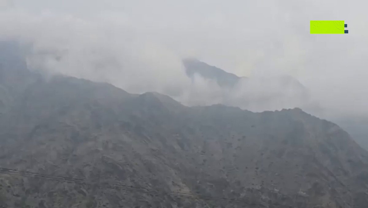 فيديو| جبال الصميماء في محافظة محايل عسير الشاهقة تشهد ضباباً وسط تساقط للأمطار.. مغرم عسيري 