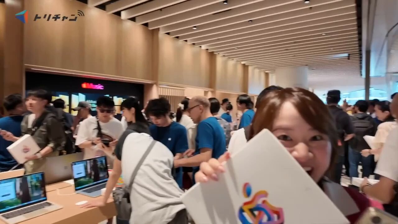 Apple 梅田 ノベルティ Apple 梅田」オープン記念の数量限定ノベルティをひと足先に