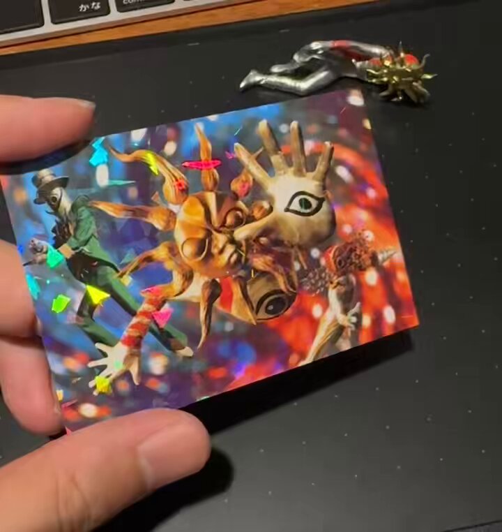 初週の入場プレゼントのタローマンキラキラカード、いいかんじです！