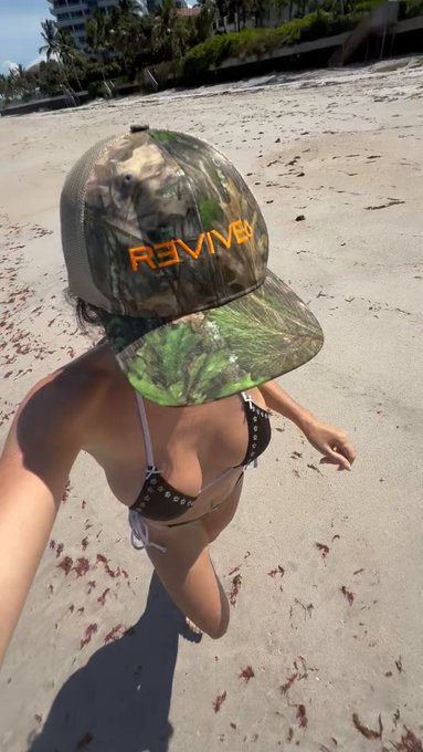 Watch Alexis 💗's leaked NSFW video on TwXstars