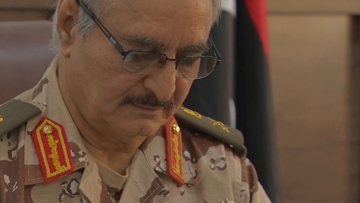 كيف وصل خليفة حفتر إلى السلطة في ليبيا؟ 
