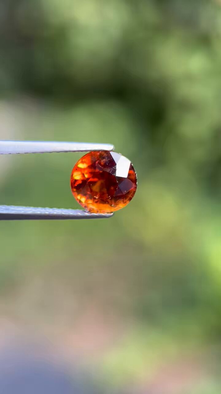 ヘソナイトガーネットルース2.2ct 日本宝石ソーティング付 ヘソナイトガーネットルース2.2ct 日本宝石ソーティング付