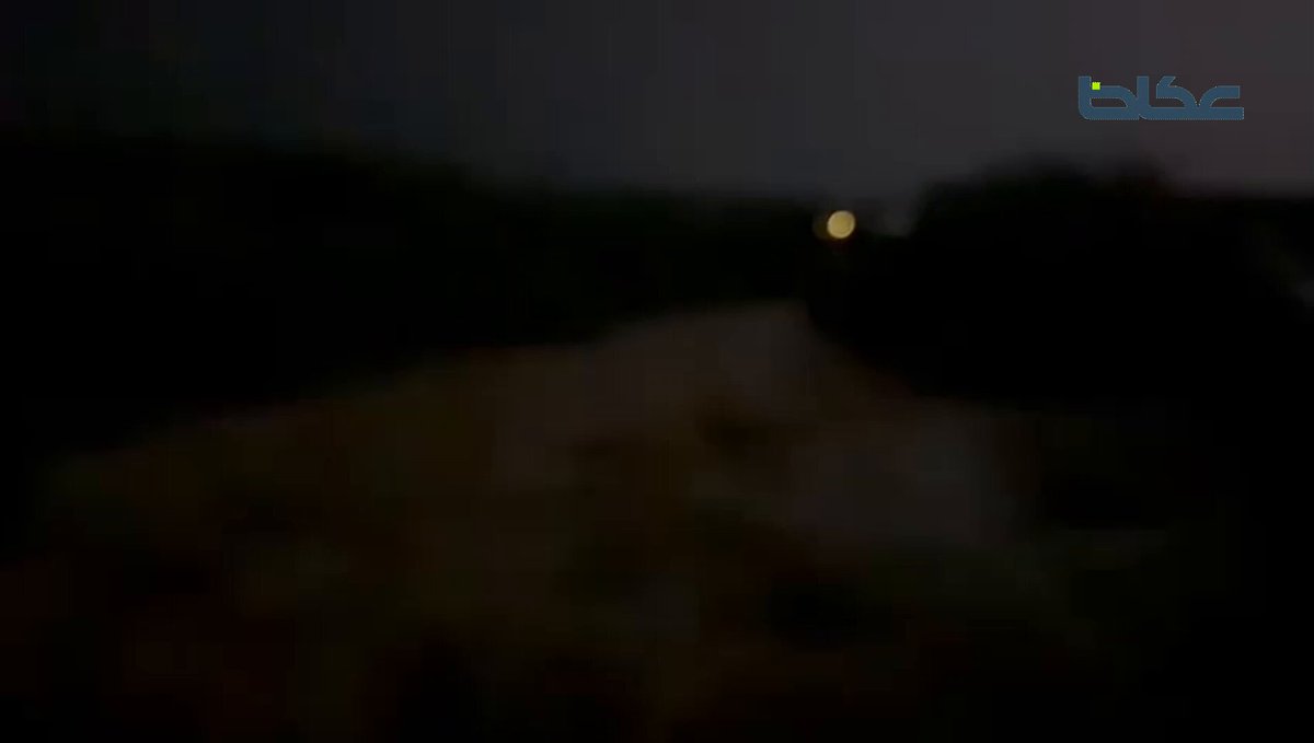 فيديو | أمطار على محافظات جازان وسيول جارفة وصواعق تقطع الكهرباء وانعدام في شبكة الاتصال.. عبده علواني 
