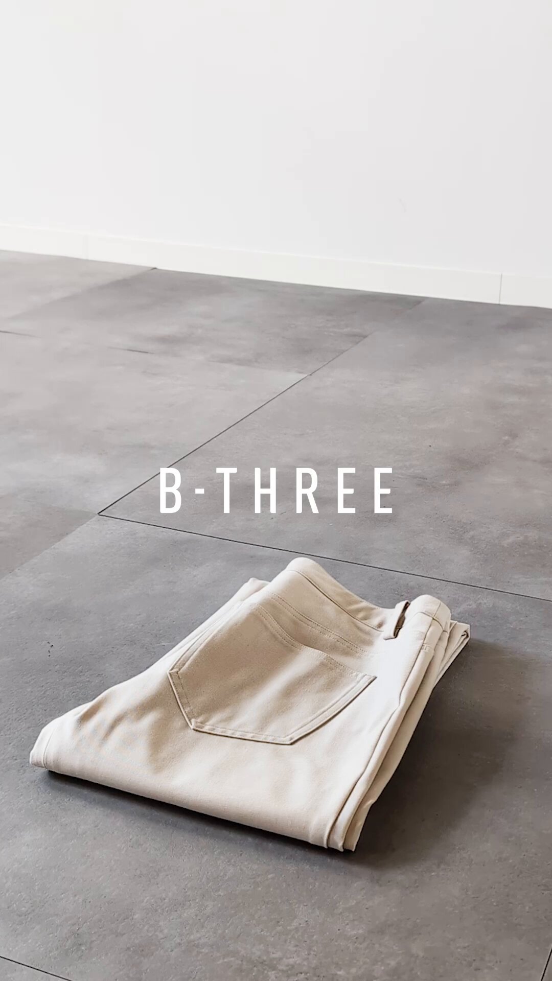 ✨新品タグ付き✨　B-THREE ミルキーウォームセミフレア　ホワイト　2XL ✨新品タグ付き✨ B-THREE ミルキーウォームセミフレア ホワイト