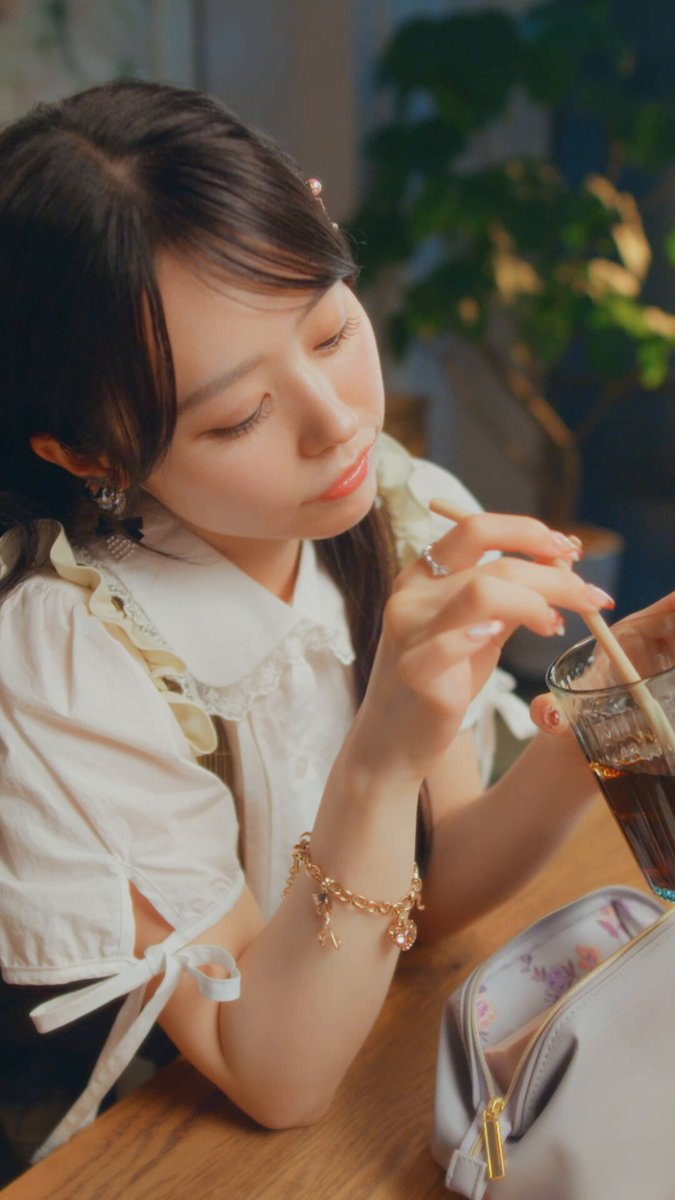 【新品未使用】エマーキット×4本 CUTIE STREETがまつ毛美容液「EMAKED」の公式アンバサダーに就任