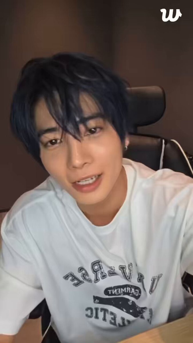 TXT ♡ スビン着用 バターカップ 夏 ✩⡱ (@summer__soobin) / X