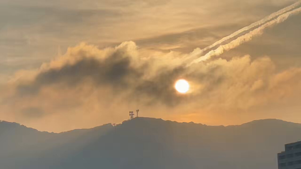 油絵　太陽と雲 10168002677.jpg