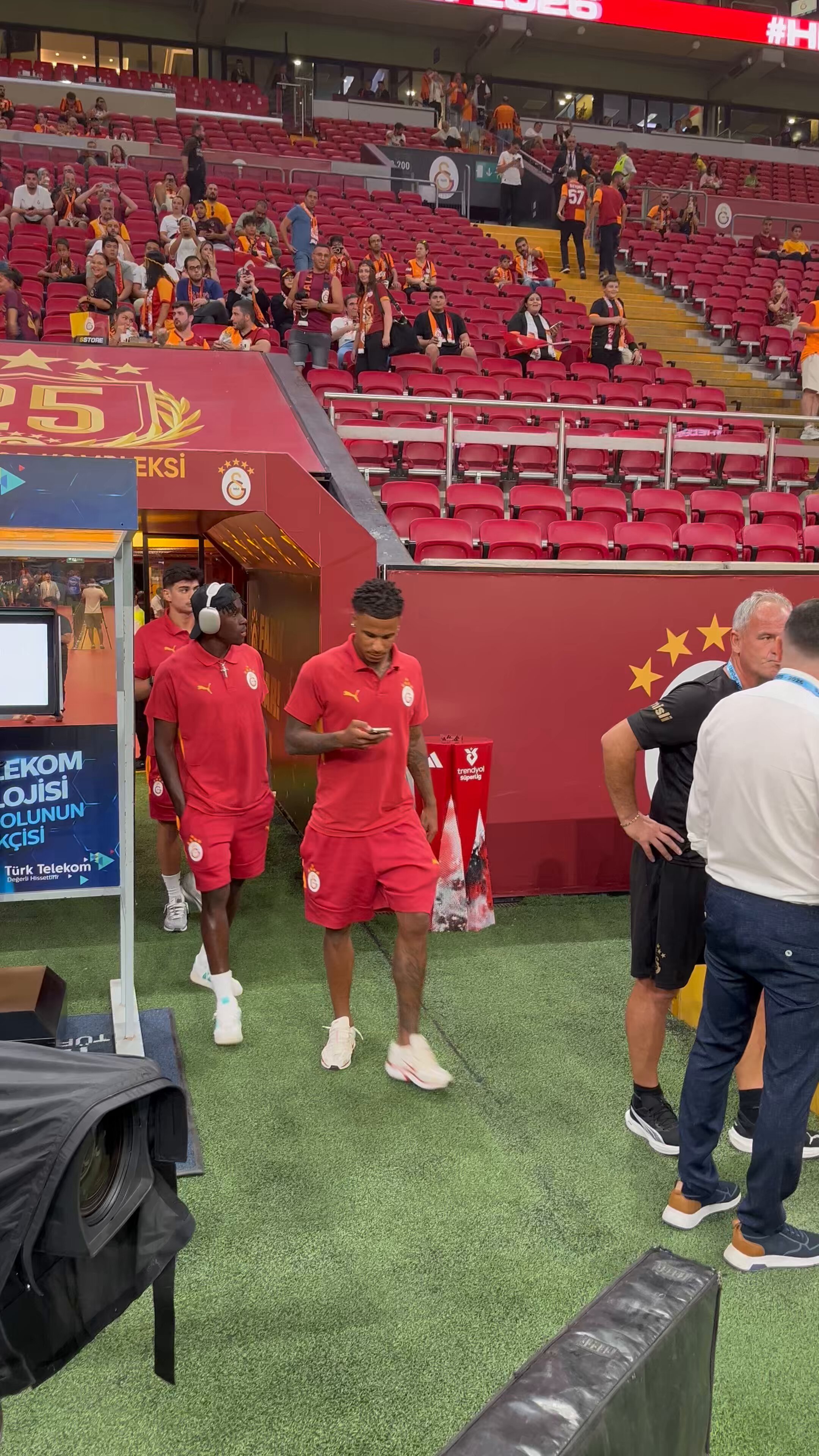 新庄剛志 WCBF STADIUM LEGENDS THE SELECTED16 Limited Edition BOA Lucas Oil Stadium BRXLZ Set