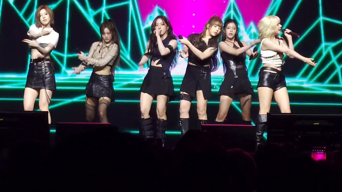 KpopStarz Live on X: 