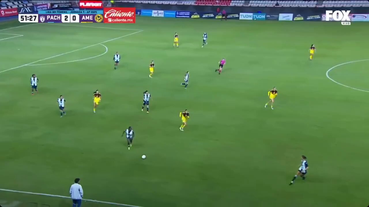 Que manera de pegarle de la española para el primero de las Águilas...