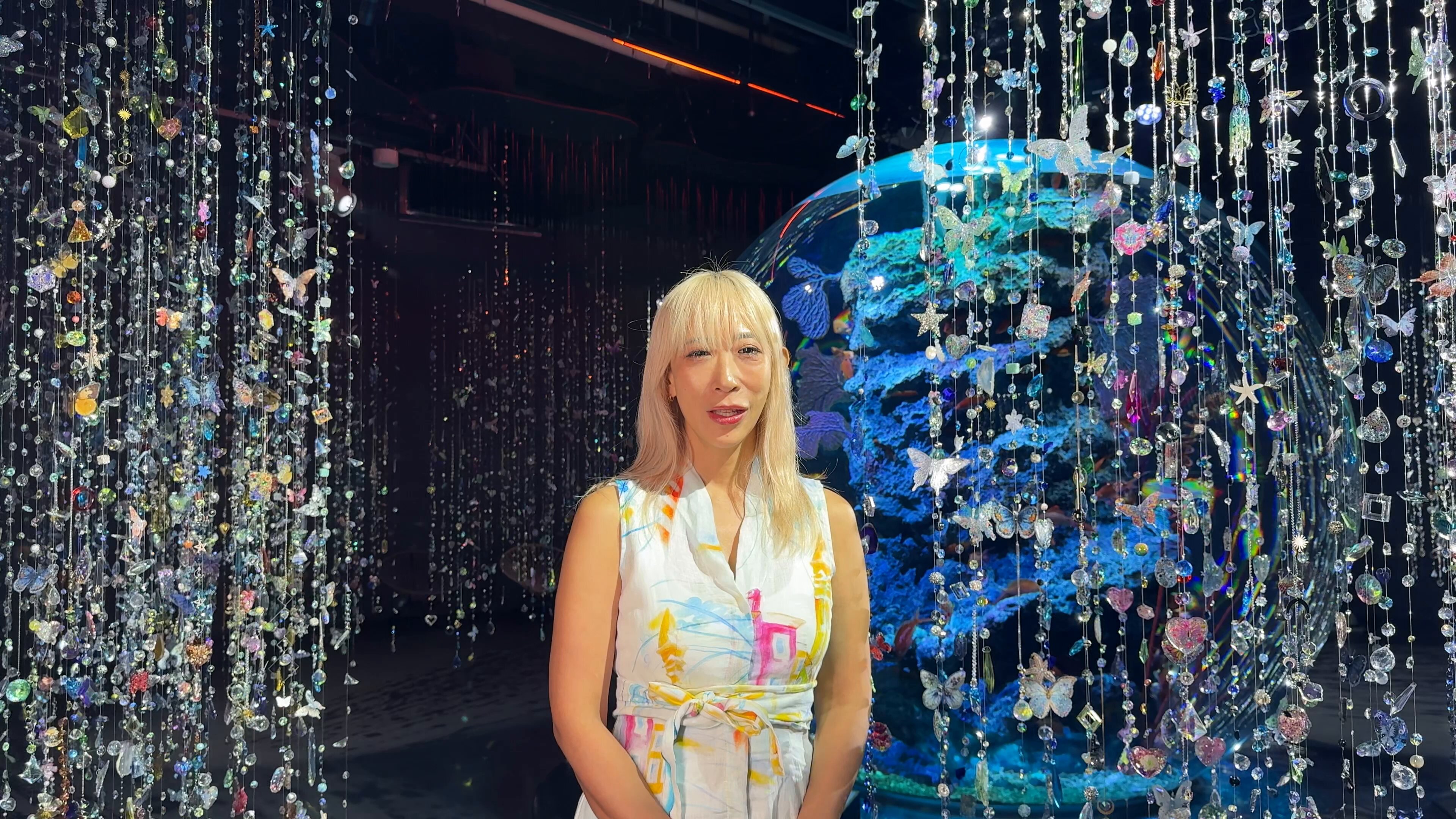 アクリル画 花と顔の融合 蜷川実花 with EiM 共鳴するアクアリウム」開催記念！ アトア
