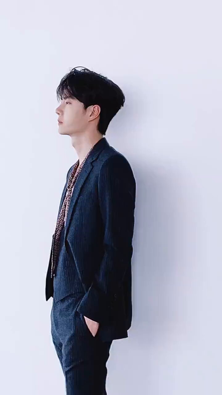 王一博さんx Audi 代言人 公式 ブラッククッション2個セット misako on X: 