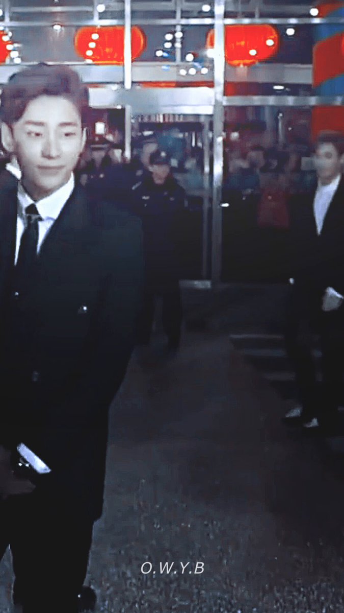 王一博さんx Audi 代言人 公式 ブラッククッション2個セット WANGYIBO SHINING MOMENT #YIBOxWB2024Night . 📷​:Cr.owner