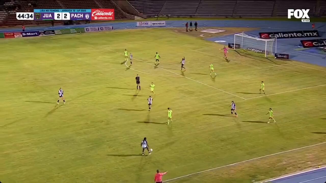 Con esta gran jugada colectiva la nigeriana firma su doblete...