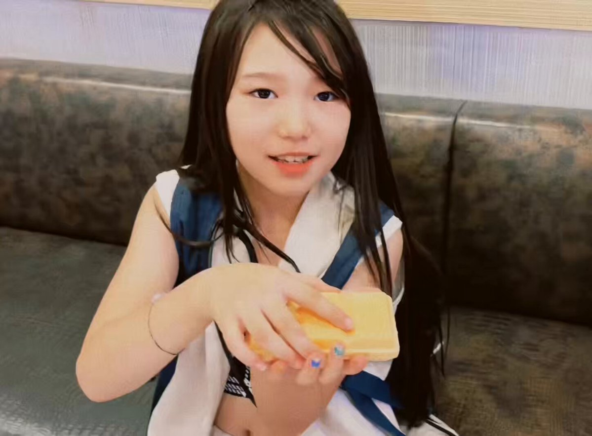 まりかページ 今年の夏は白のワンピース沢山着たな🤤 これもお気に入りの