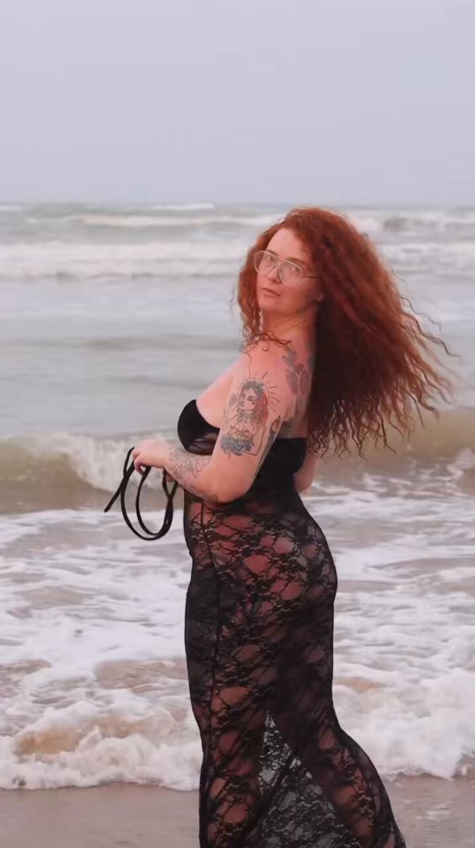 @thelegogoddesss video Tweet