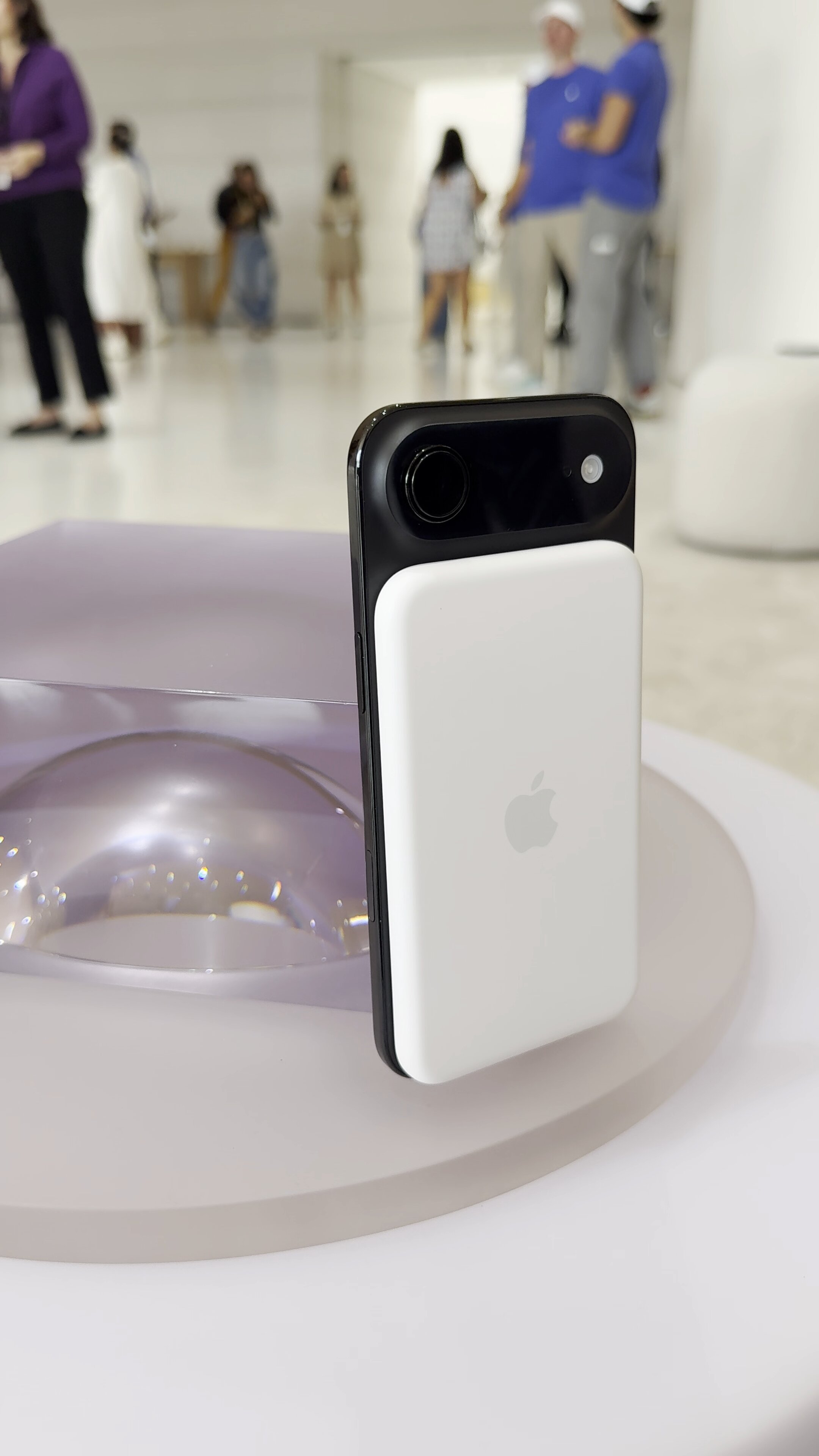 iPhone - よっちゃん Apple - iPhone se 第二世代 SIMフリー 64GB Apple iPhone SE