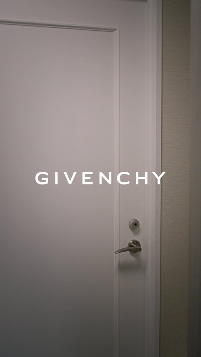 【合馬公式アカウント2ページ】GIVENCHY GLAMOUR コート GIVENCHY(ジバンシィ) 総レーストレンチコート14P 0001 359 14P