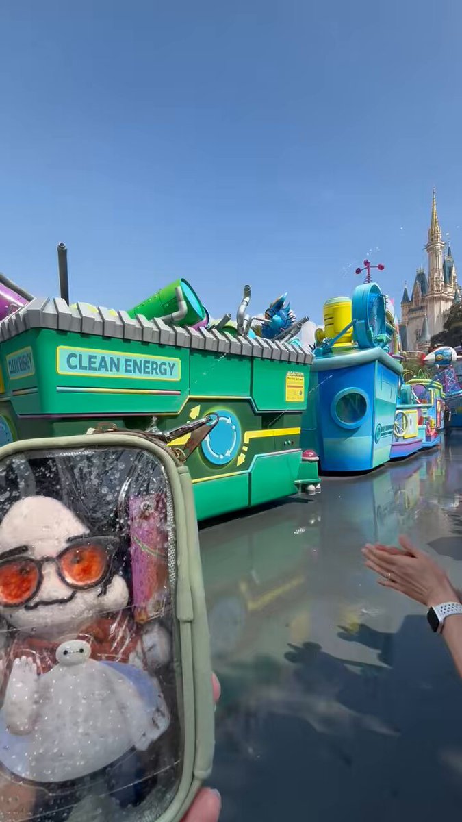 うりぼー【スマートフォンアクセサリー】ミセス♡ディズニーサマー