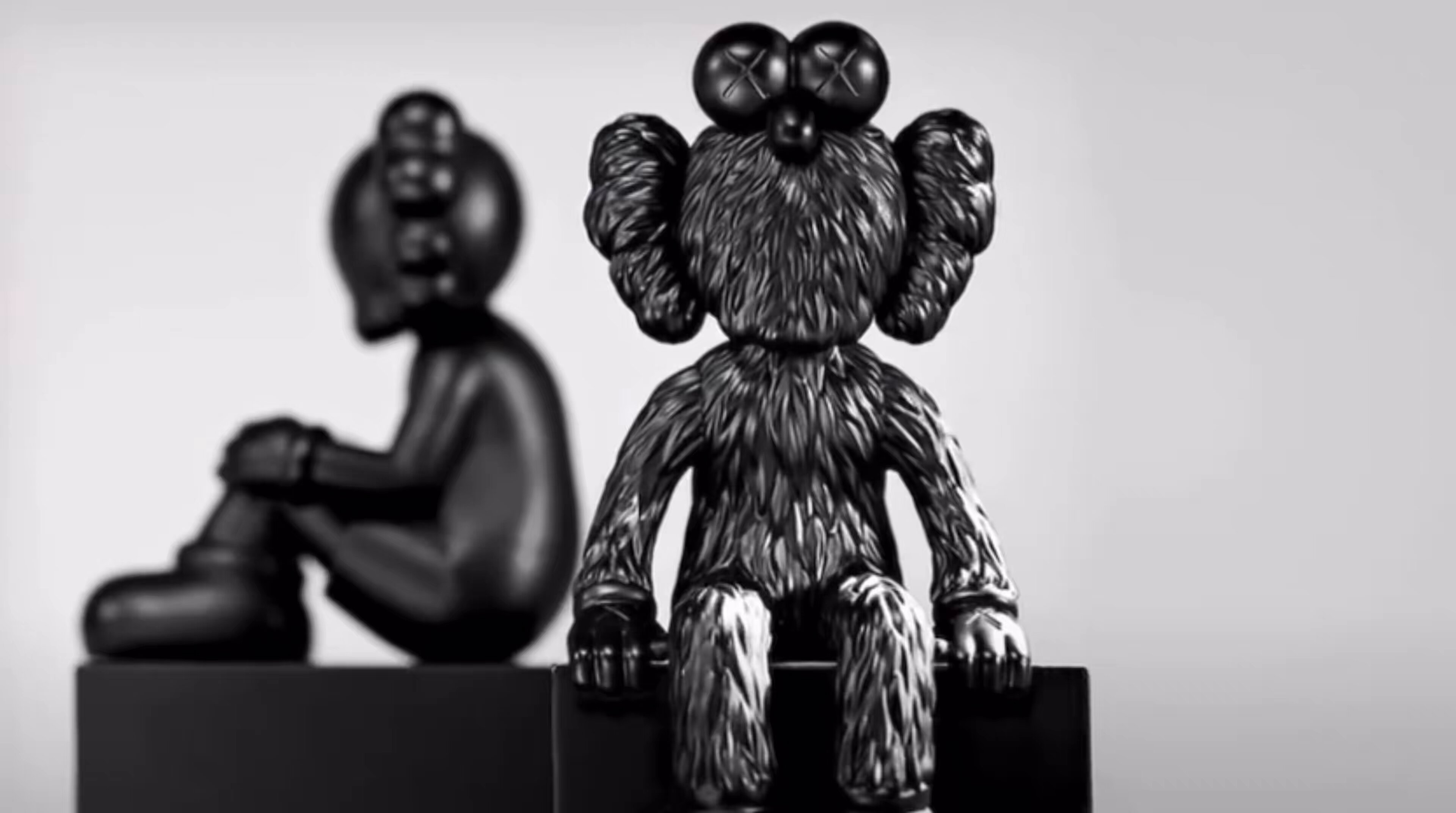 【新品同様・超希少】KAWS ONE　帯付き 新品同様・超希少】KAWS ONE 帯付き