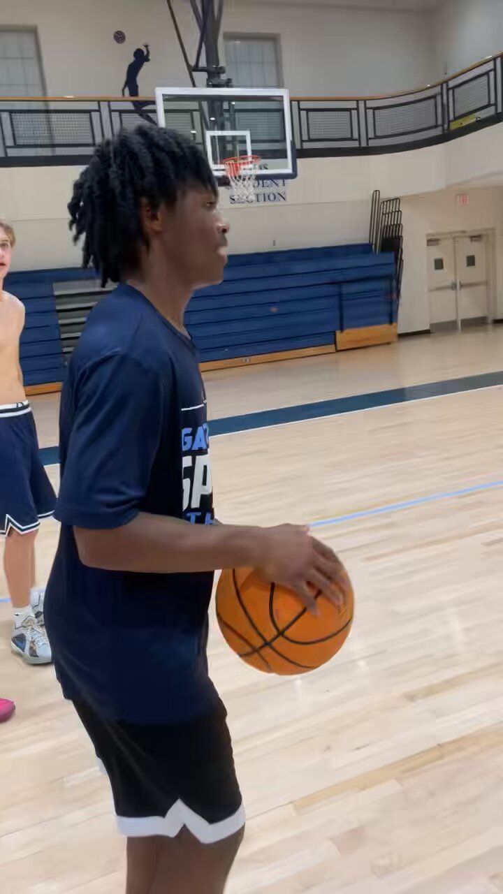 @DHolloway_s video Tweet