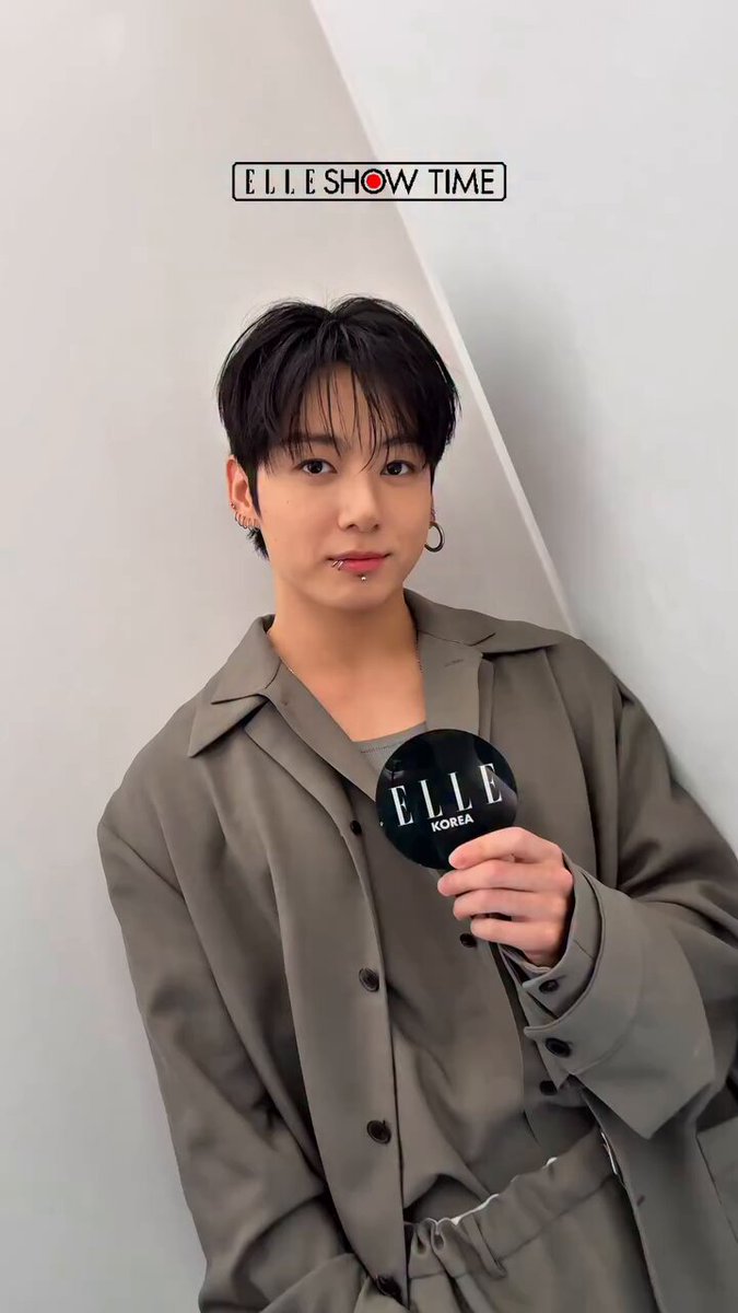🐰はい！ELLE KOREA！BTSジョングクです。着たらすごく綺麗で