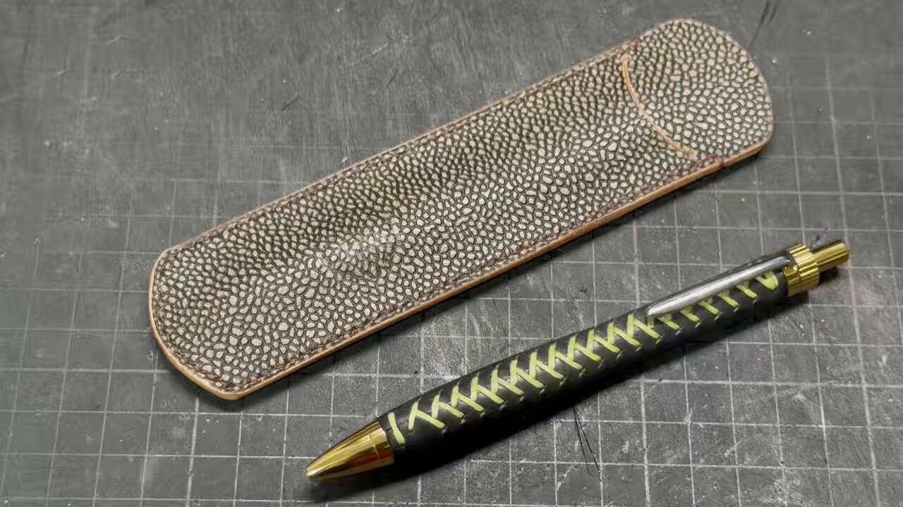 ZINO LEATHER WORKS 3本挿ペンシース ZINO LEATHER WORKS 3本挿ペンシース @Ryoji_ZINO's video Tweet