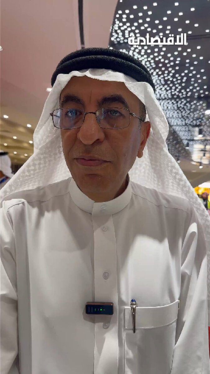 مع تدشين السوق الحرة الجديدة في مطار الملك عبدالعزيز الدولي في جدة على مساحة 8 آلاف متر لتضم 500 علامة تجارية، ينتظر أن تشهد المرحلة المقبلة توسعة للسوق في جميع الصالات، وفقا لما ذكره ل الاقتصادية رئيس مجلس مديري شركة مطارات، رائد المديهم 