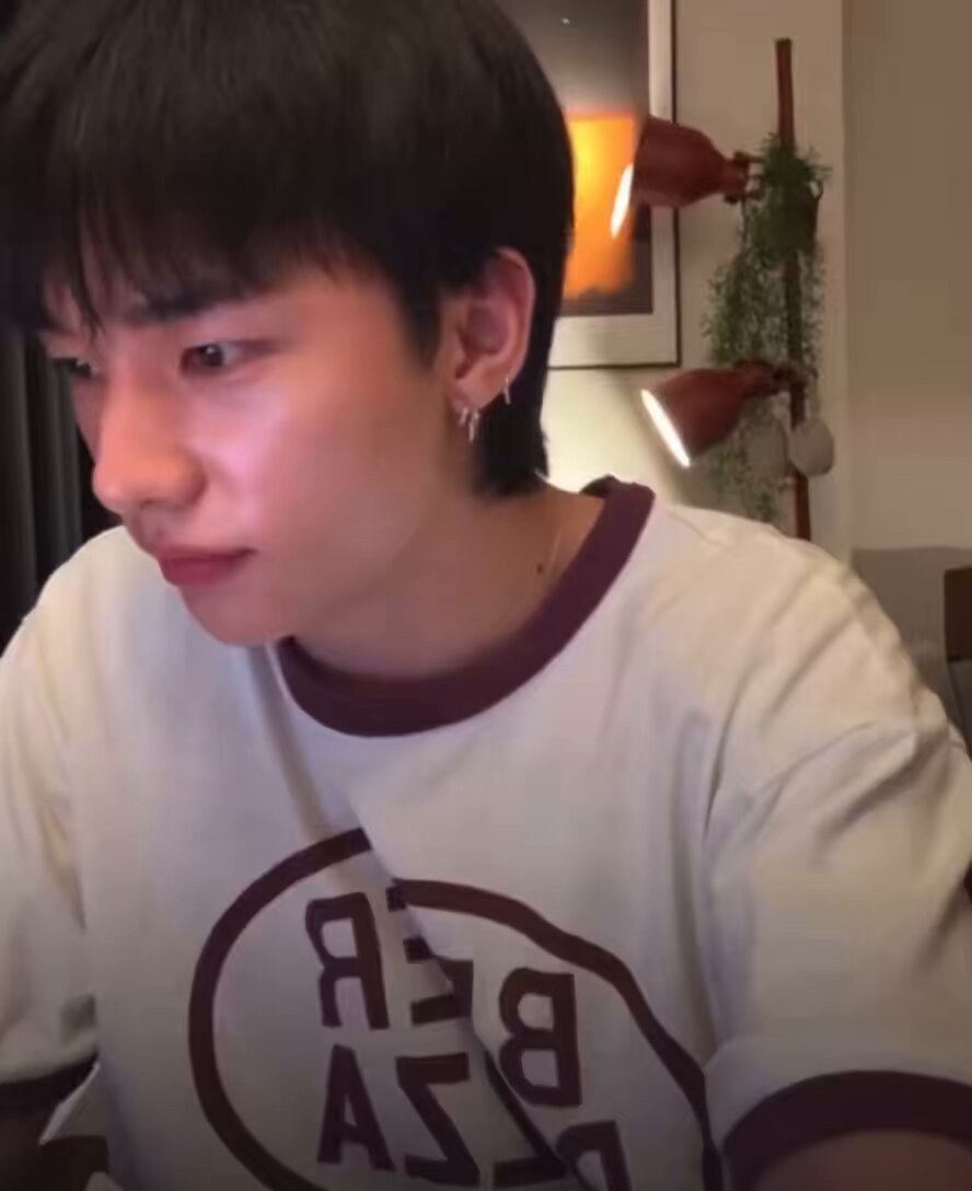 M A P L E Hyunjin🩶🩷🩶🩷 (@hyunjinicecream) / Posts / X