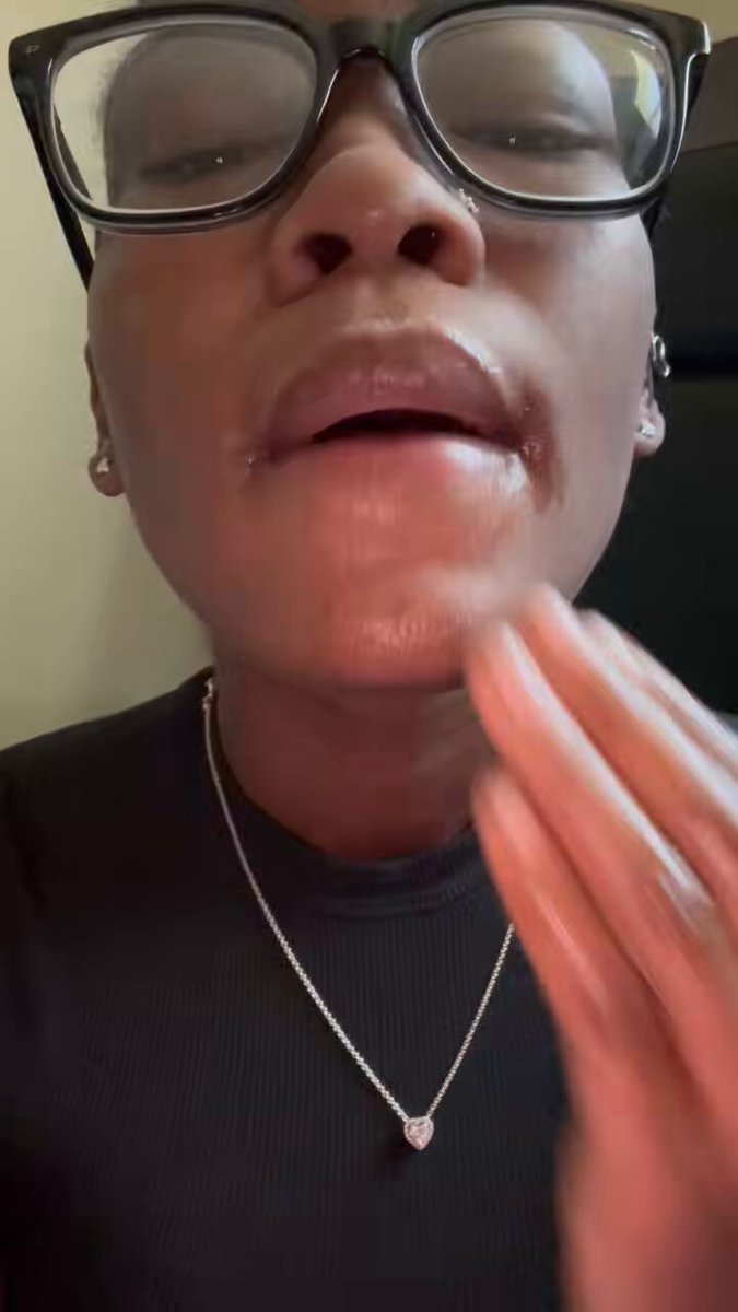 shawtygotmouff twitter profile