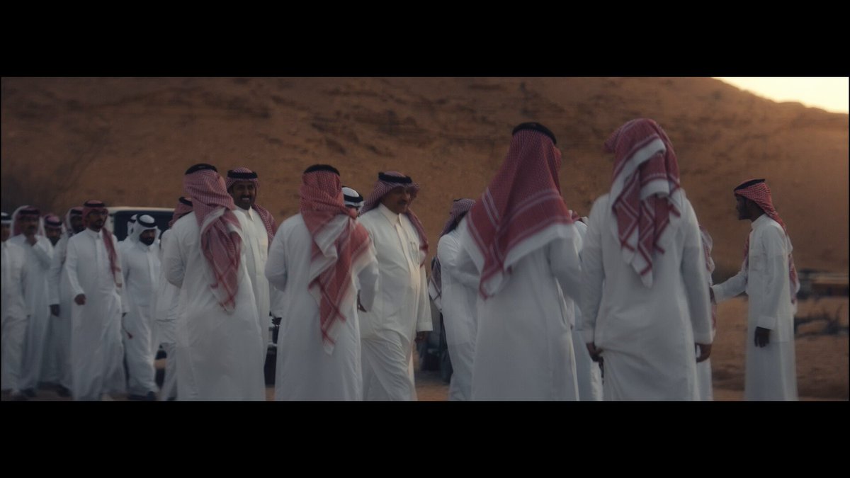 "نعتز في طبعنا" أغنية وطنية تصوّر ارتباط السعوديين بأرضهم وتاريخهم، وتحتفل بالرموز الوطنية والقيم التي تحافظ على استمرارية المجد تحت قيادة المملكة 
