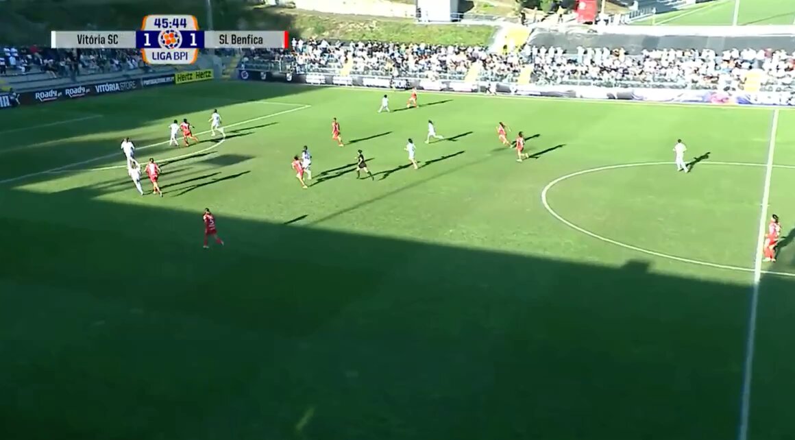 ⚽️ Rakel Engesvik marca e vira o resultado (1-2). 💪