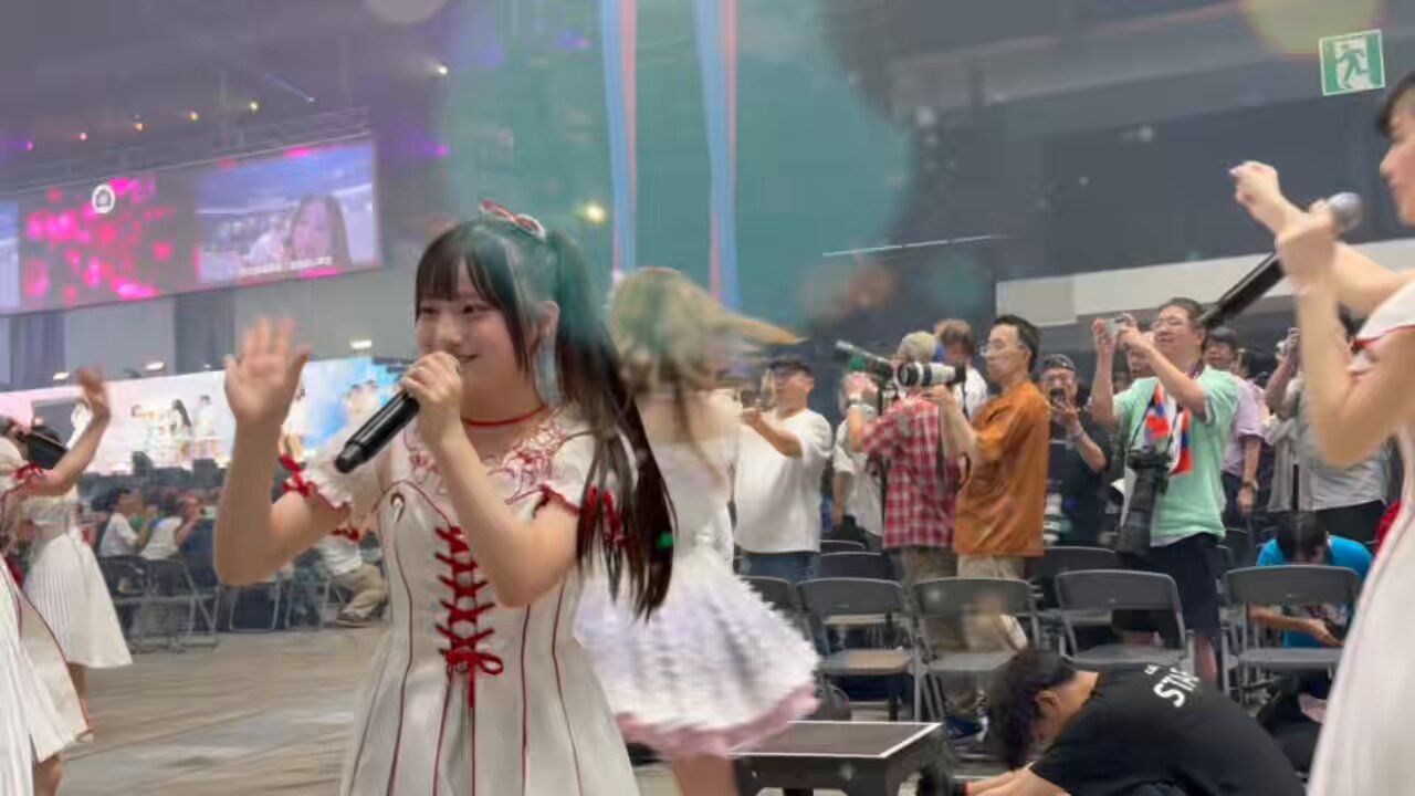 NGT48 シアターくじ ハイタッチ会 安座間結 サイン入り特大缶バッジ