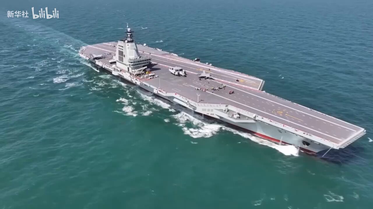 空の旅艦 T-45ゴスホーク：艦載機パイロットの空母のカタパルト発艦対応
