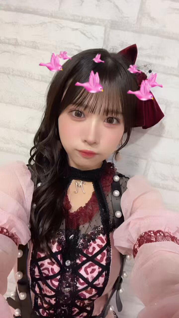 ヒ*メ様 芳賀礼さん NMB48 直筆サイン入り生写真 夏コン2025 赤背景 芳賀礼さん NMB48 直筆サイン入り生写真 夏コン2025 赤背景