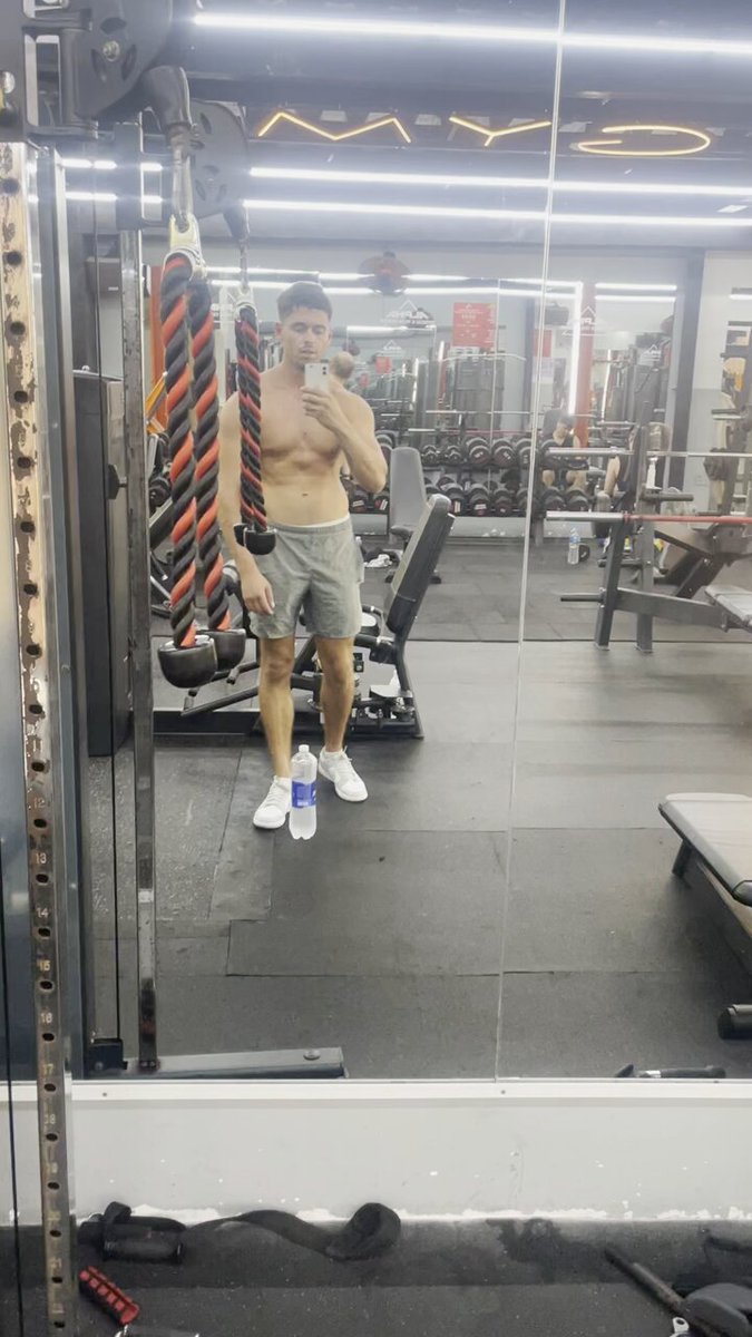 Taking a break while showing you what I'm working on 😁 - Video by Jayj (@Jayj1__)