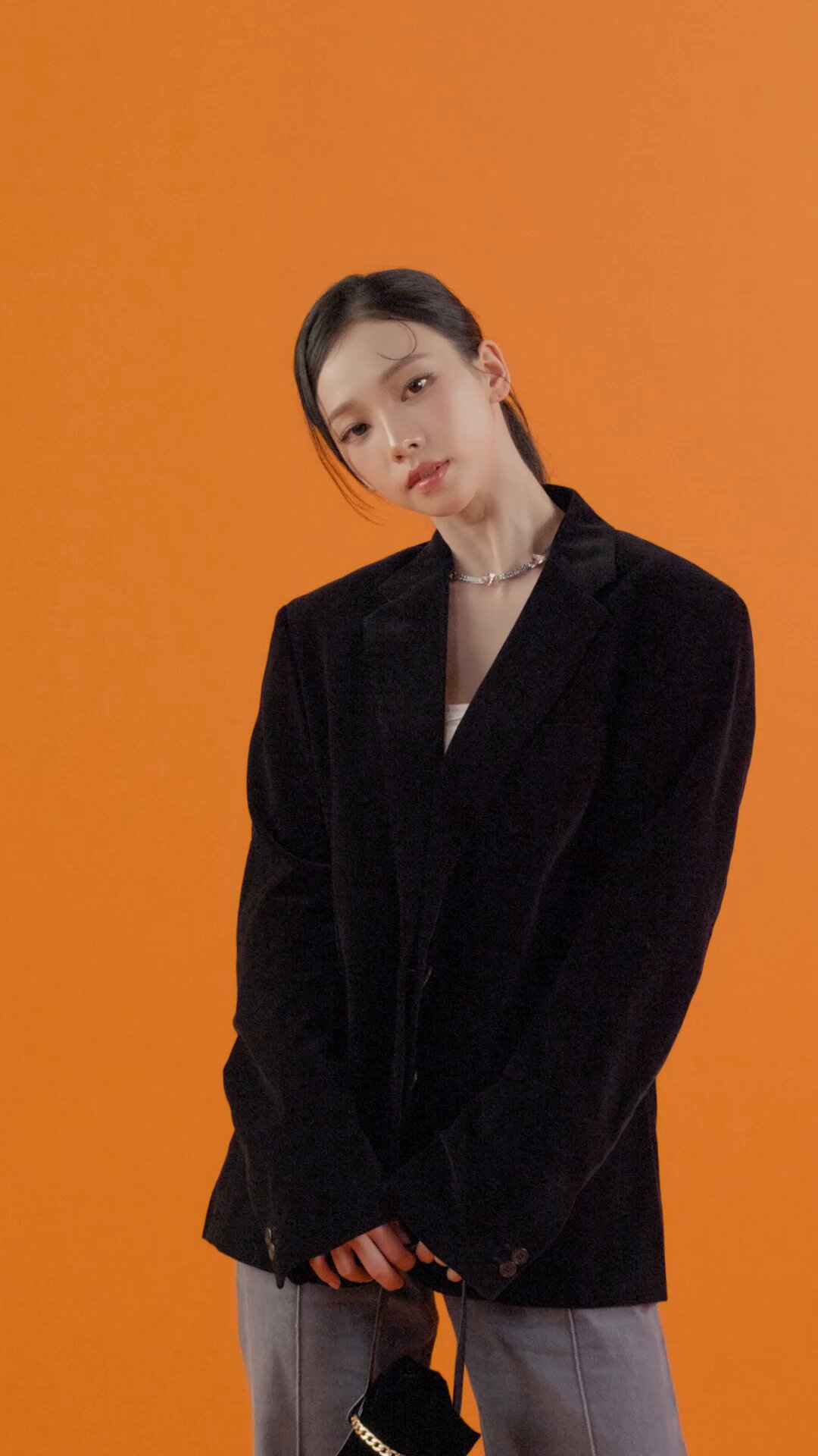 ✨新品　激レア　限定品　2022✨PRADA　カチューシャ　三角ロゴ　レザー PRADA JAPAN (@prada_japan) / X