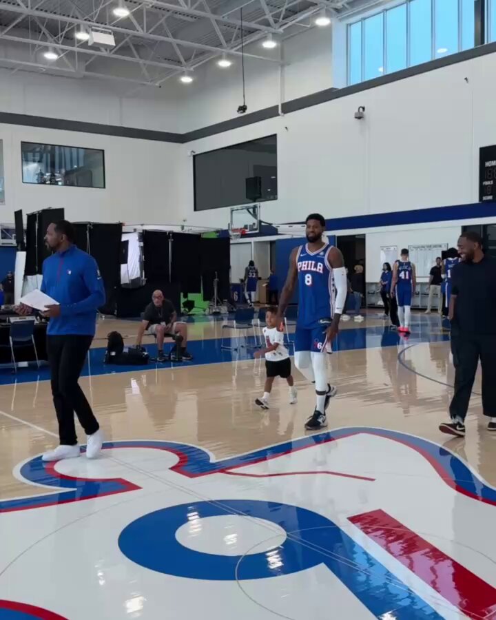 PG brought his son to work today 🥹

📍 @sixers Media Day 