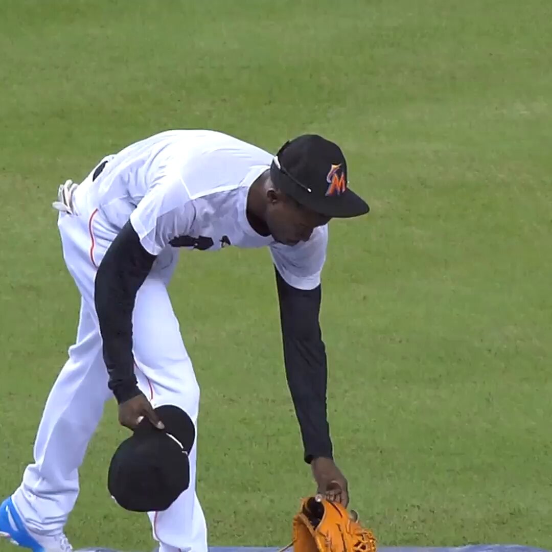 9 years ago today, Dee Gordon delivered one of the most emotional moments in baseball history, a leadoff home run in the Marlins’ first at-bat after the passing of José Fernández.

It was Gordon’s only homer of the season. 