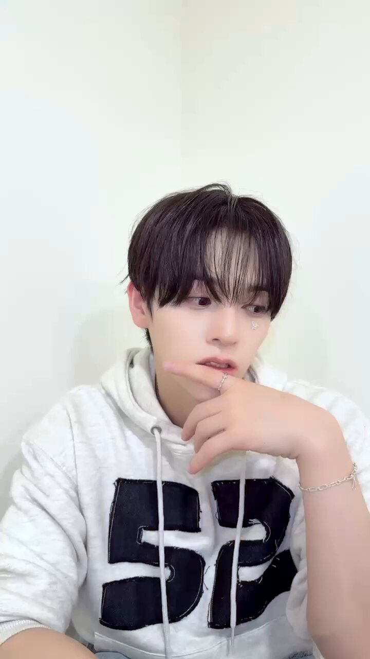 n.SSign 7/25 STARLIKE カズタ