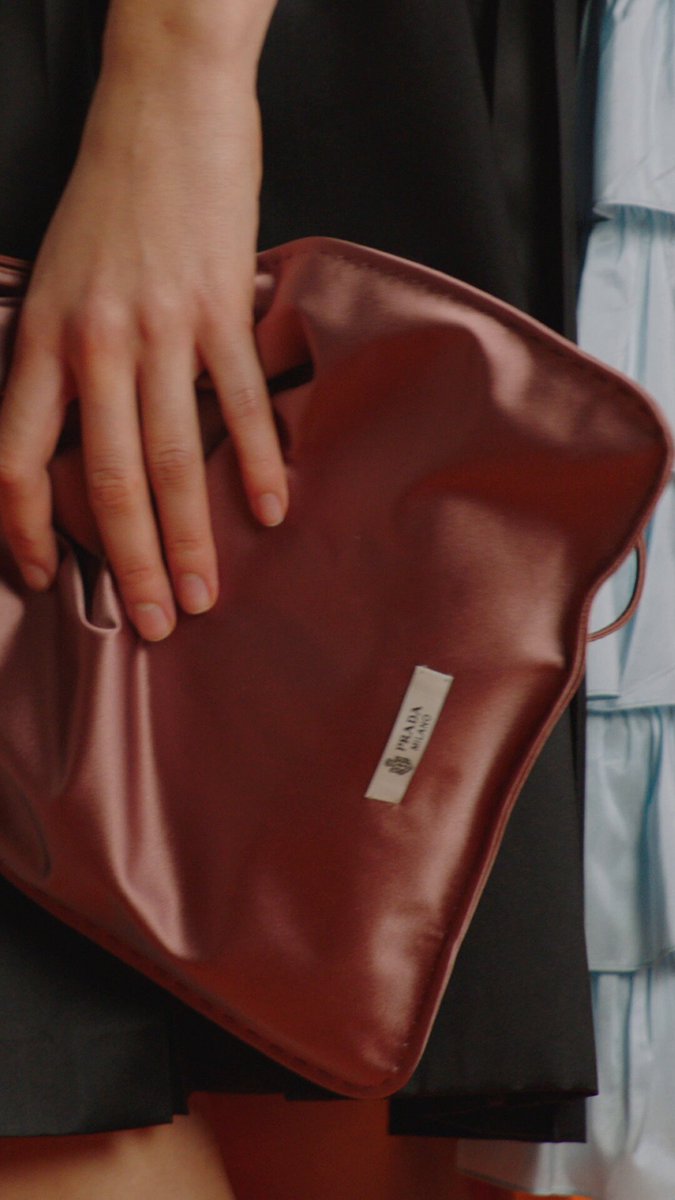 コメント欄を見て✨️プラダ・ボストンバッグ PRADA JAPAN (@prada_japan) / X