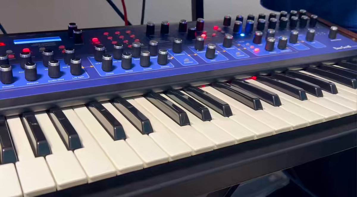 Switched On Synthesizer スイッチオンシンセサイザー wavestate SE - WAVE SEQUENCING SYNTHESIZER | KORG (Japan)