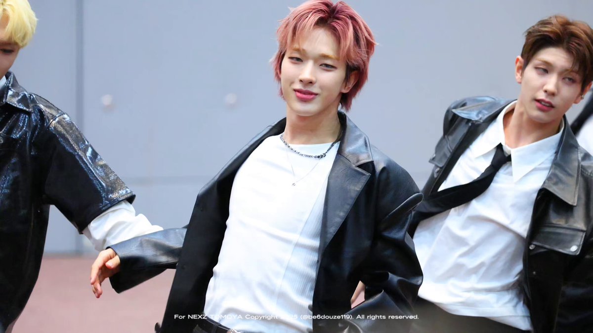 be6douze119's video Tweet NEXZ◇PPOMOYA TOMOYA トモヤ ポーチ