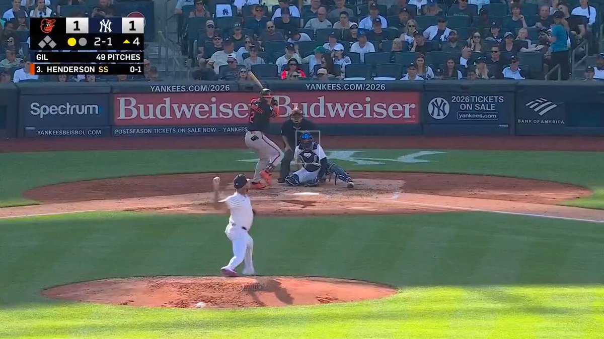 Gunnar Henderson makes it back-to-back homers for the Orioles and they take the lead in the Bronx!

The Blue Jays will clinch the AL East with a loss by the Yankees

(via @MLB)

