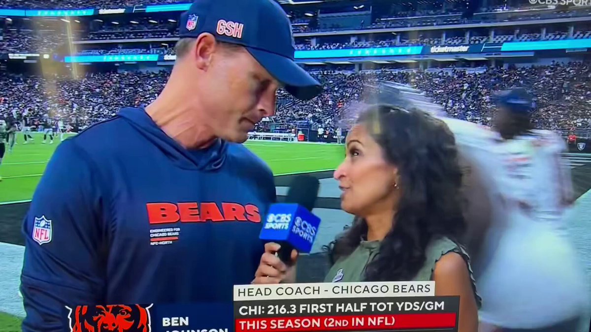 Yikes: Bears HC Ben Johnson has gone viral for his halftime interview with many fans angry that he didn't "respect" the CBS reporter and "intimidated" her.

A terrible look for one of the Top coaches in the NFL...

😳😳😳 