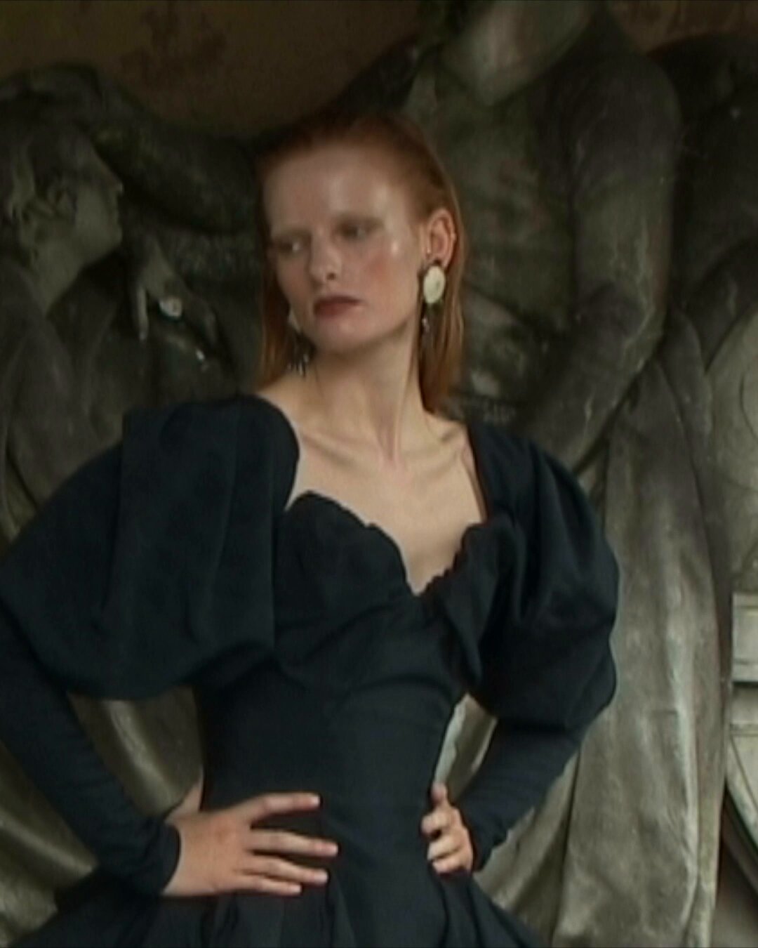 Vivienne Westwood♡詳細画像 靴＆バッグにも注目！ モトーラ世理奈が着こなす「ヴィヴィアン