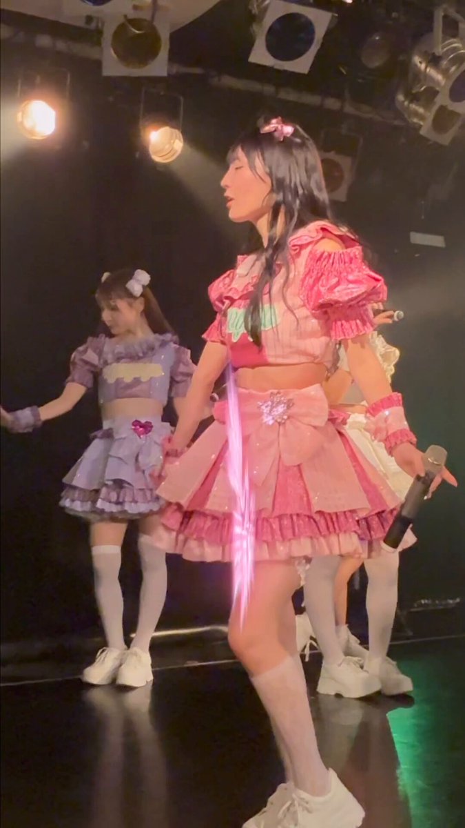 ちゃむ様 ?media_id=3701049227346895177