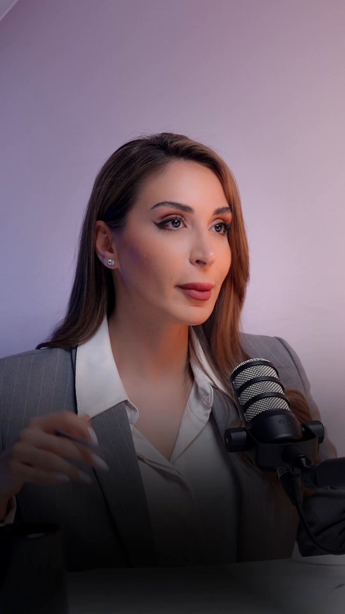 مع تجاوز الذهب اليوم مستويات $3,800 للأونصة كيف يقسّم المستثمر محفظته بين الذهب، والبتكوين، والأسهم؟ وهل الفضة باتت خيارًا استراتيجيًا لا يمكن تجاهله؟. رئيس قسم الدراسات والأبحاث في CFI، جورج خوري، يشرح في بودكاست فوربس كاست، كيفية الموازنة بين الأصول التقليدية والرقمية.. لمشاهدة الحلقة كاملًا 