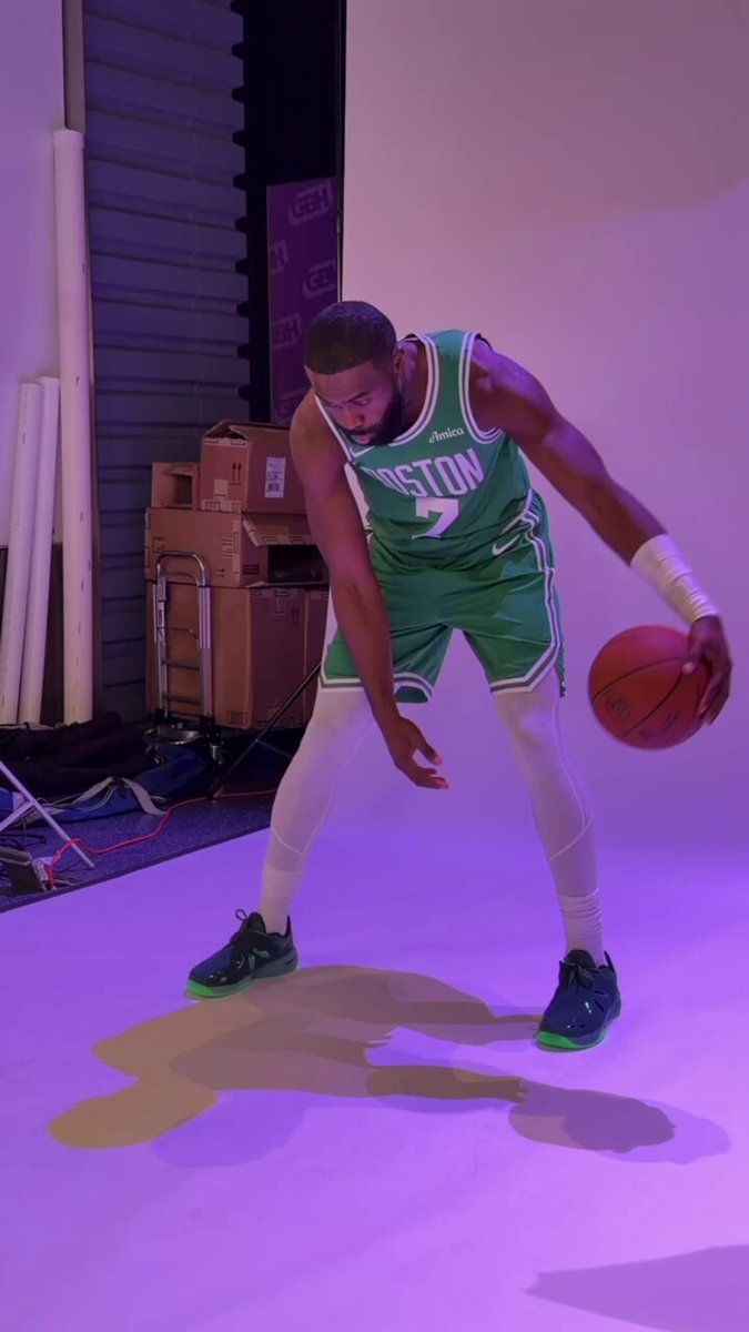 Jaylen Brown getting some flicks at @celtics Media Day 📸 